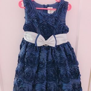 Girls Size 5 Navy Blue Flower Dress